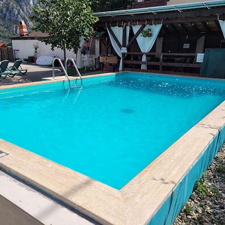 Casa Beasarah. Villa Dunatölgyes Kültér fotó