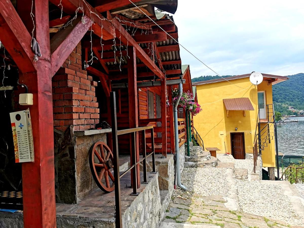 Casa Beasarah. Villa Dunatölgyes Kültér fotó