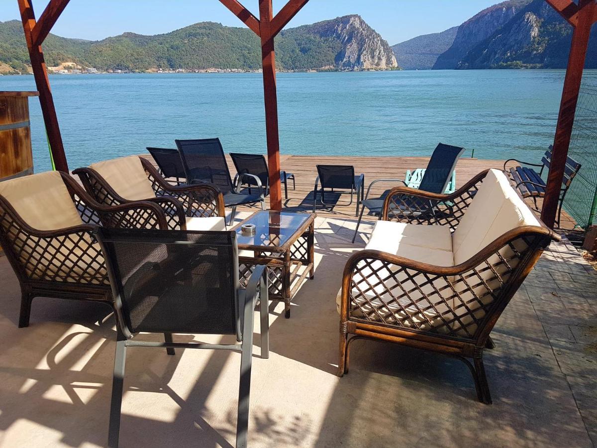 Casa Beasarah. Villa Dunatölgyes Kültér fotó