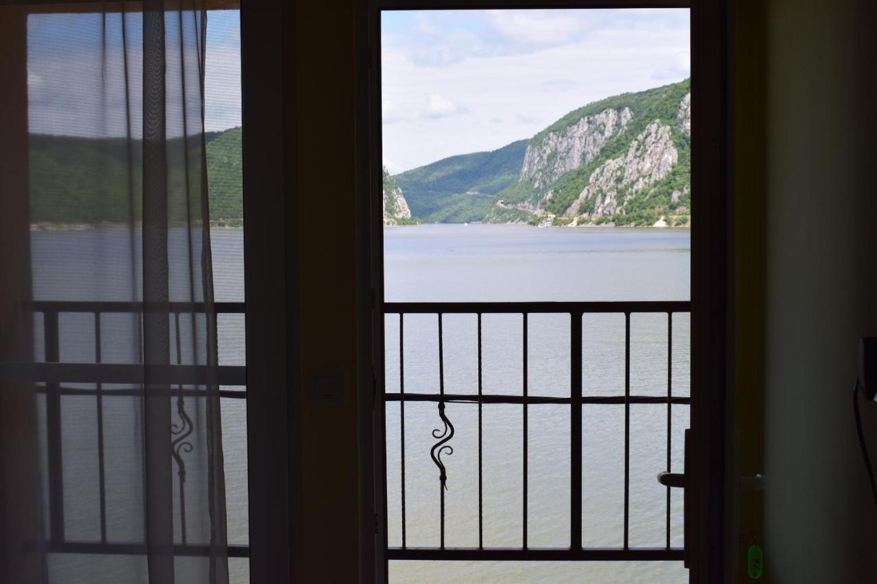 Casa Beasarah. Villa Dunatölgyes Kültér fotó