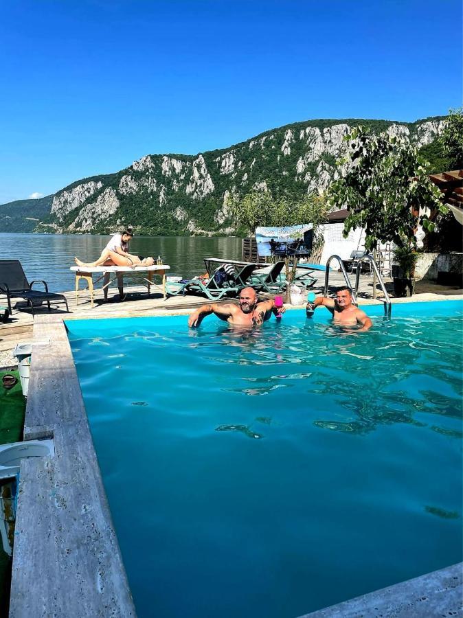 Casa Beasarah. Villa Dunatölgyes Kültér fotó